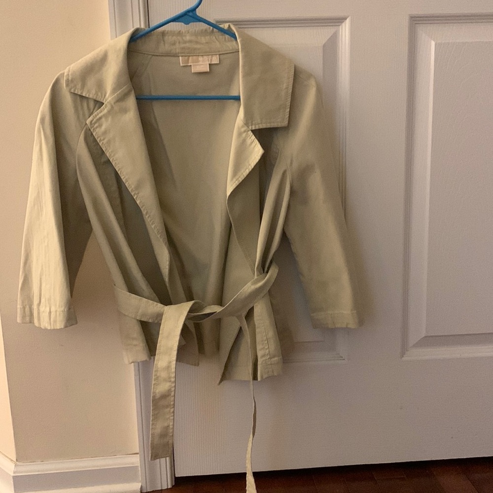 Ladies small tan cotton Michael Kors crop blazer with 3/4 wide sleeves worn once